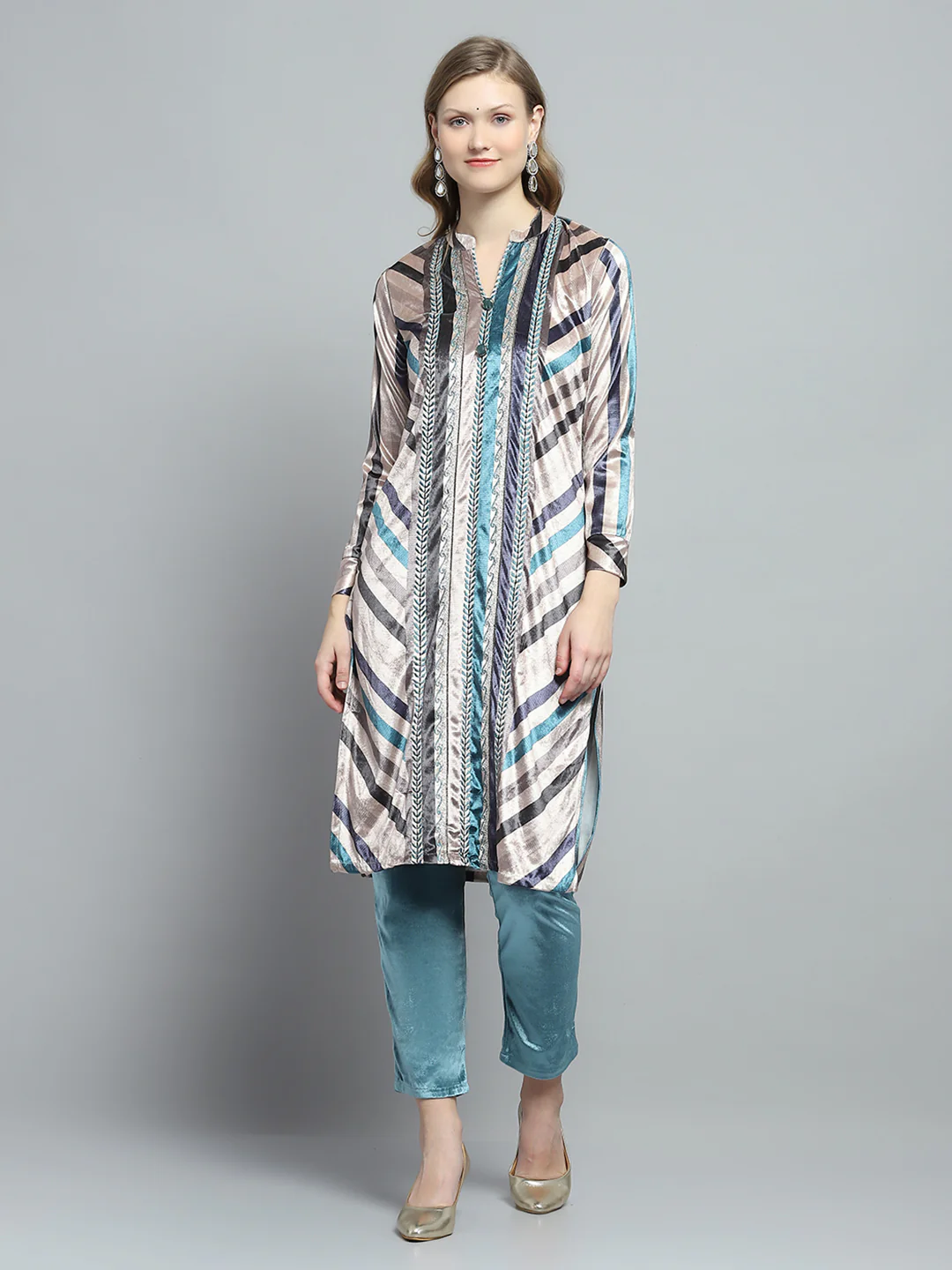 Women Cream Self Design Round Neck Full Sleeve Kurti Set for Winter