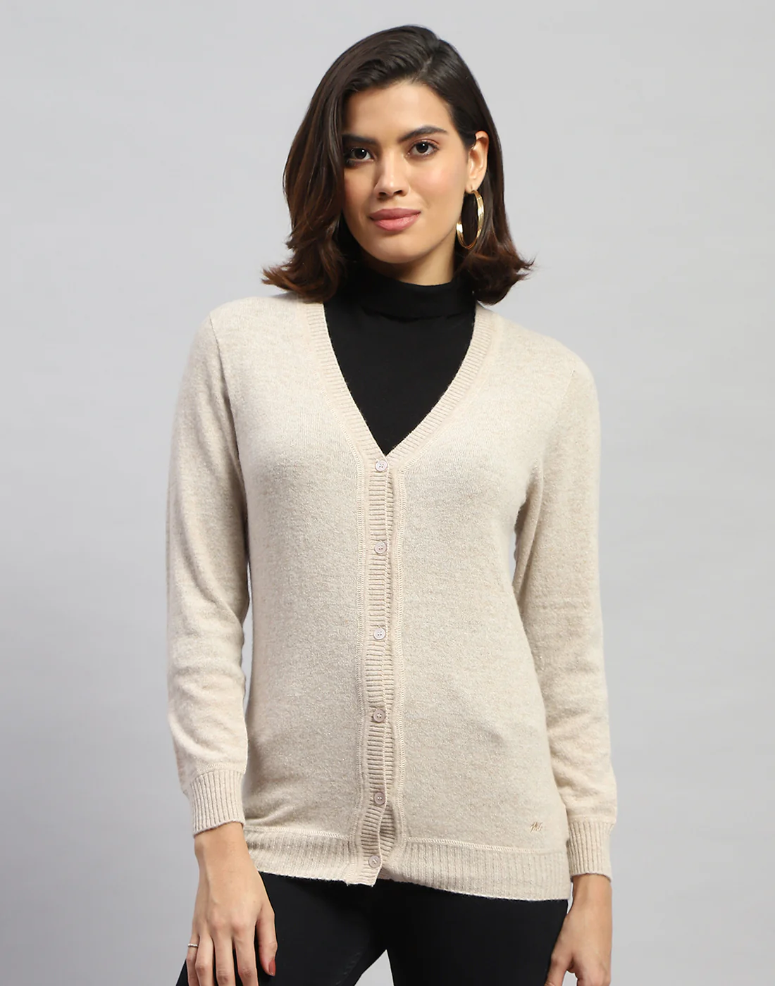 Women Cream Solid V Neck Full Sleeve Cardigan