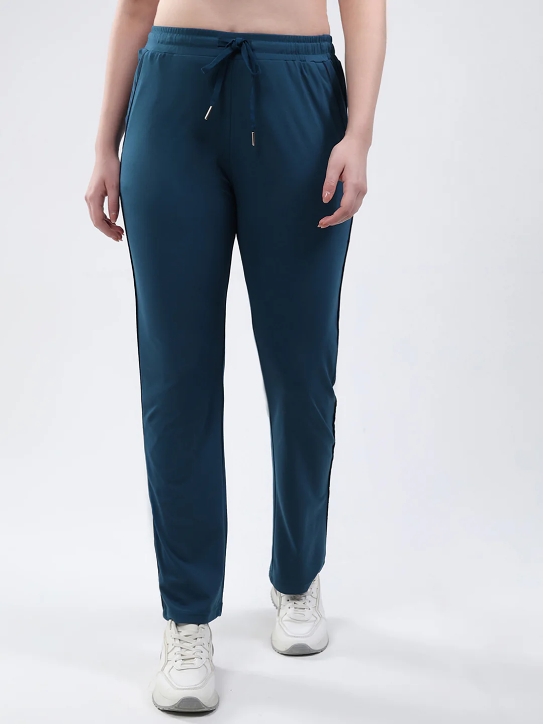 Women Dark Blue Solid Regular Fit Winter Lower
