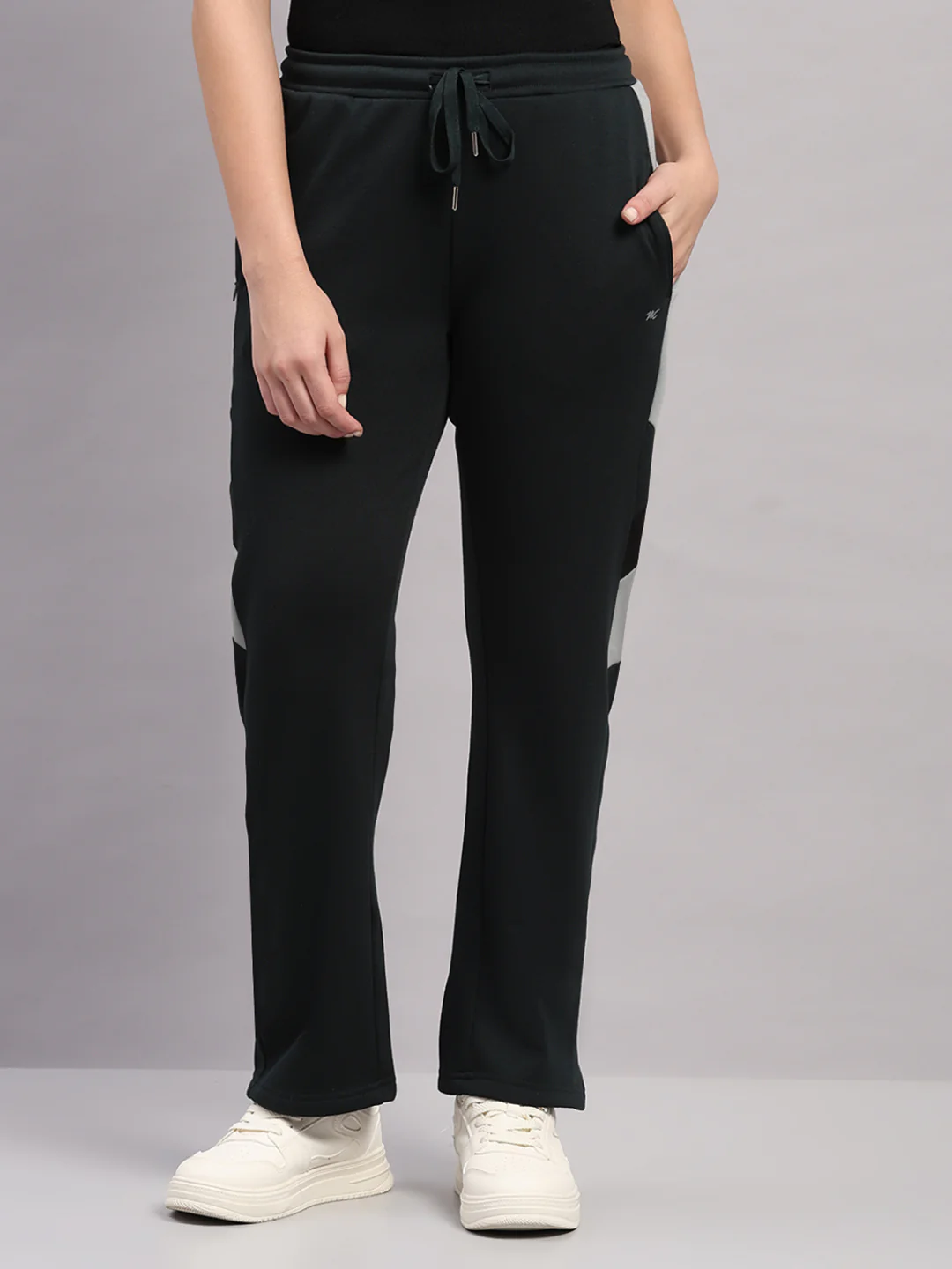 Women Dark Green Solid Regular Fit Winter Lower