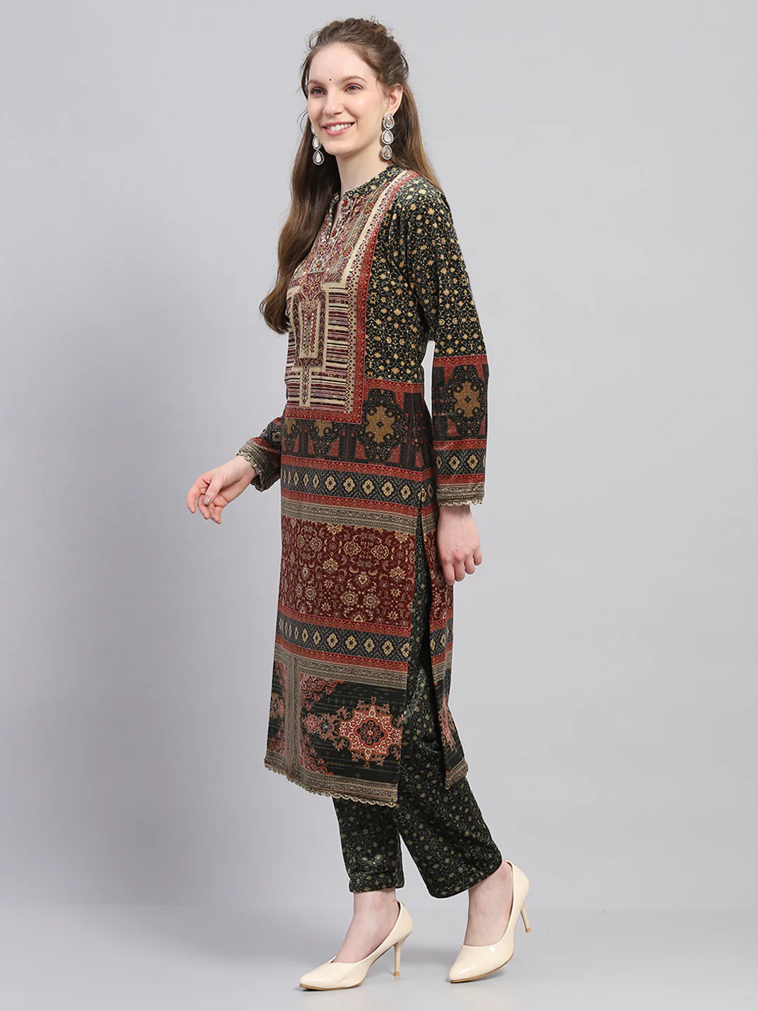 Women Green Printed Round Neck Full Sleeve Kurti Set for Winter - Image 3