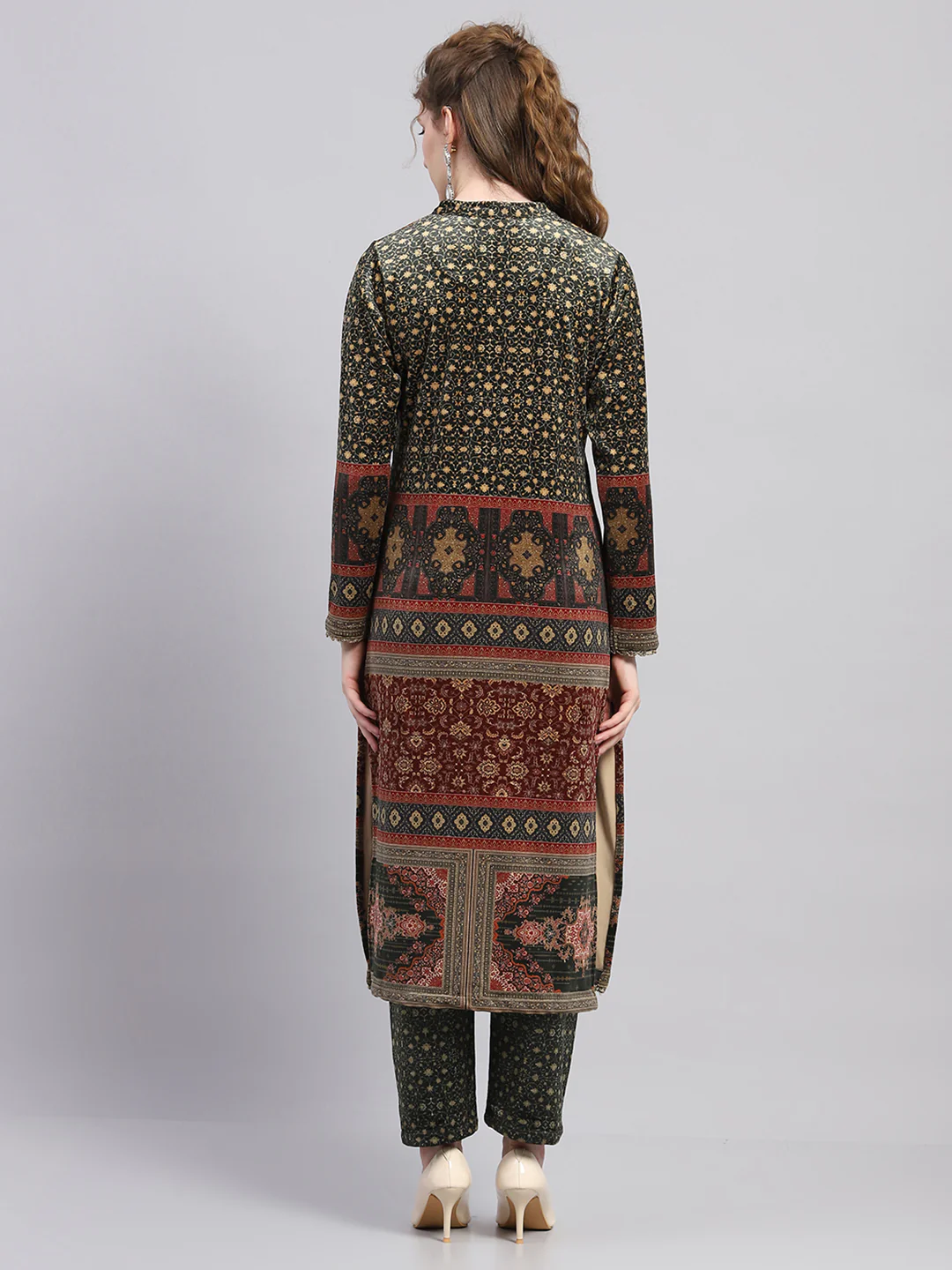 Women Green Printed Round Neck Full Sleeve Kurti Set for Winter - Image 5