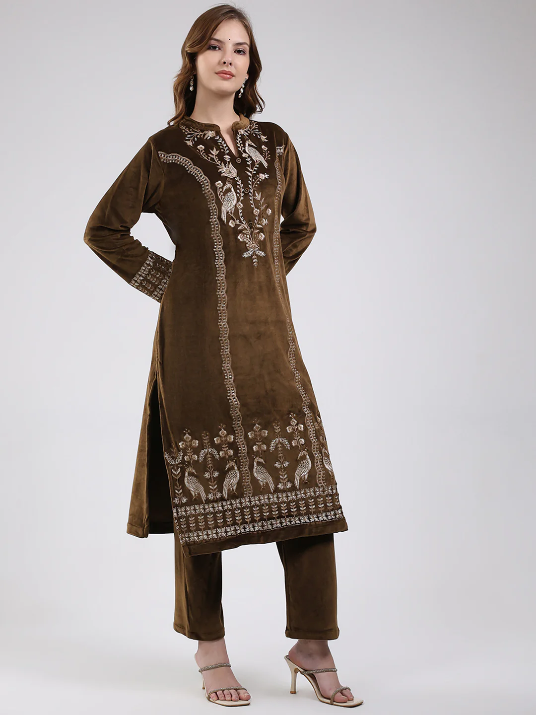 Women Brown Printed Round Neck Full Sleeve Kurti Set for Winter - Image 4
