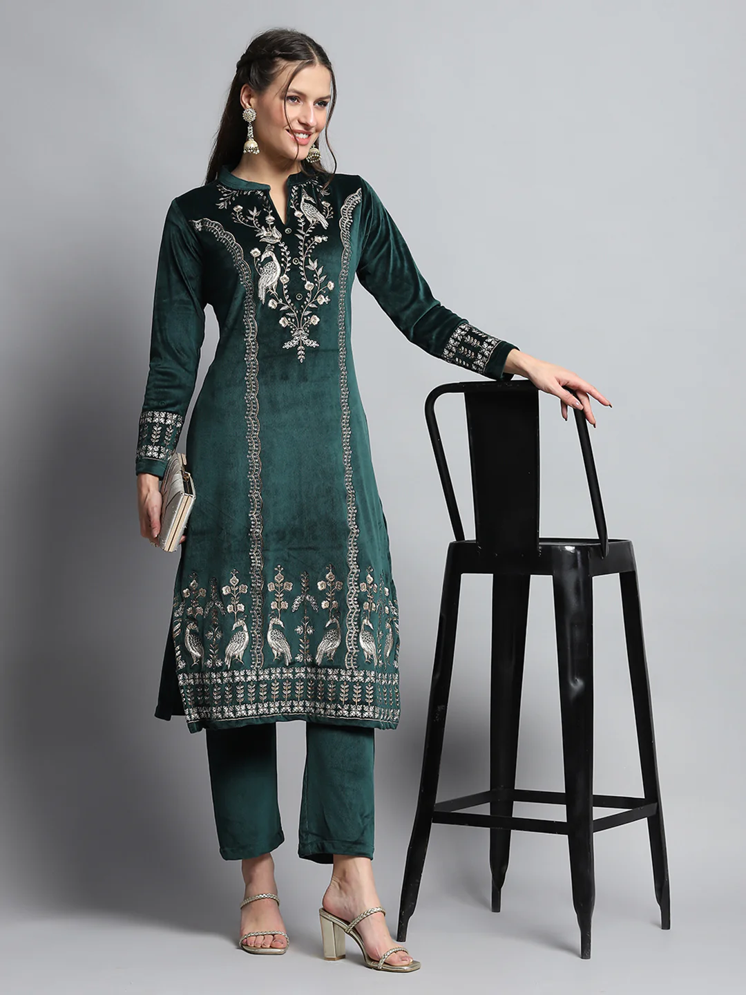 Women Green Self Design Round Neck Full Sleeve Kurti Set for Winter - Image 2