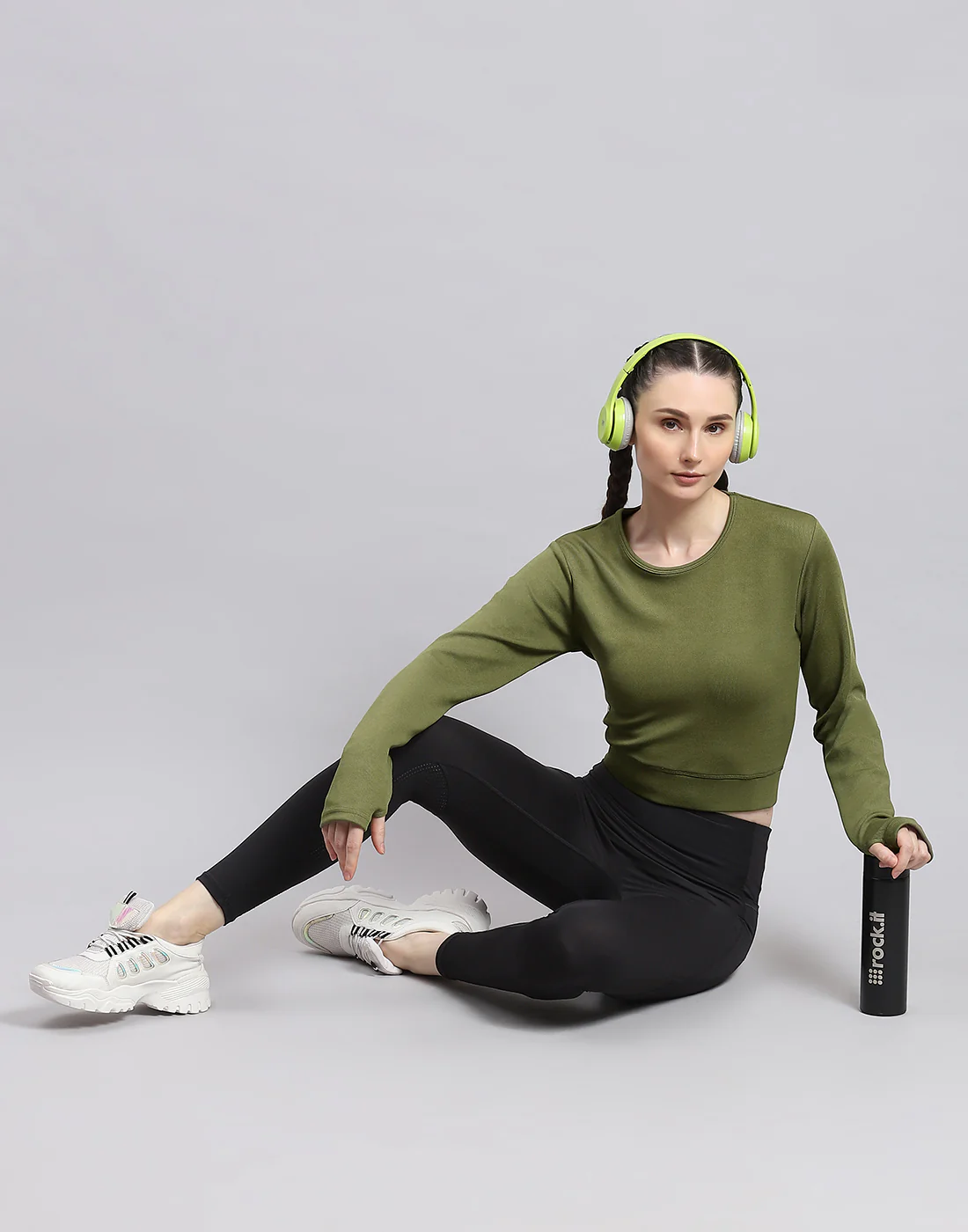 Rock.it Women Green Solid Round Neck Full Sleeve Sweatshirt