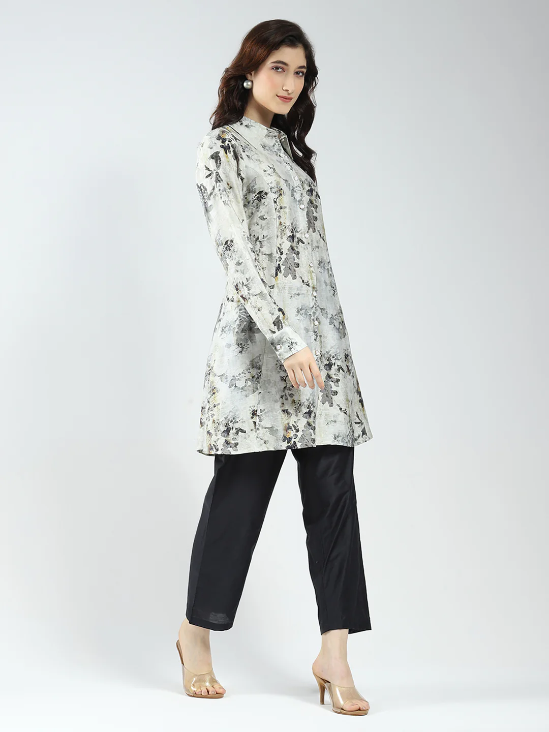 Women Grey & Black Printed Collar Full Sleeve Cords Set - Image 4