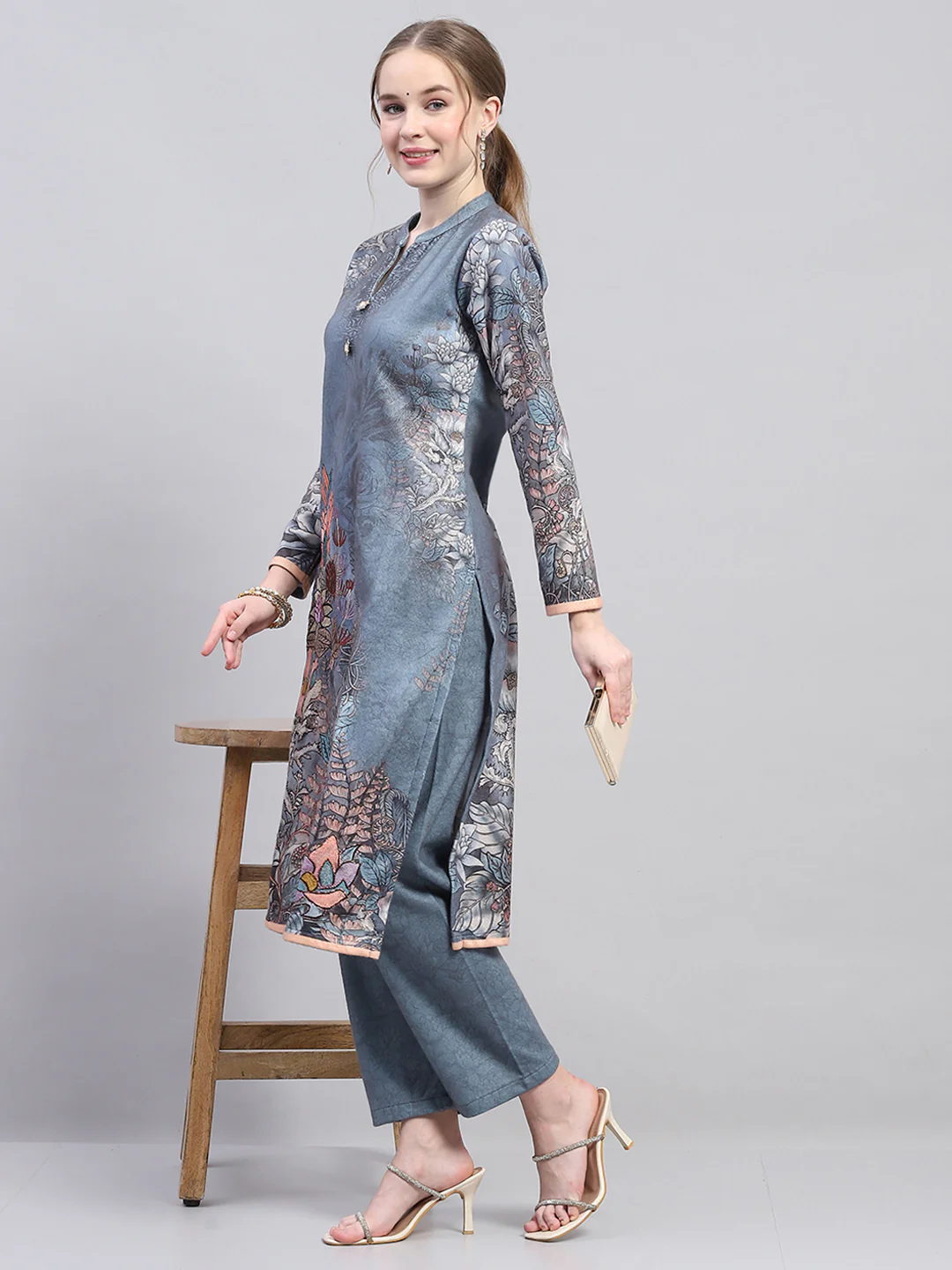 Women Grey Self Design Round Neck Full Sleeve Kurtis Set for Winter - Image 5