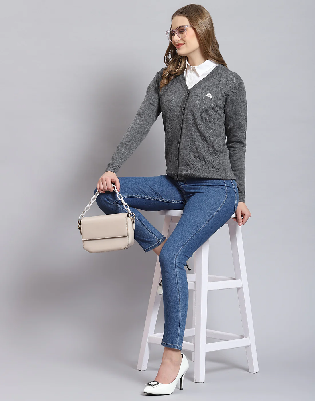 Women Grey Self Design V Neck Full Sleeve Cardigan