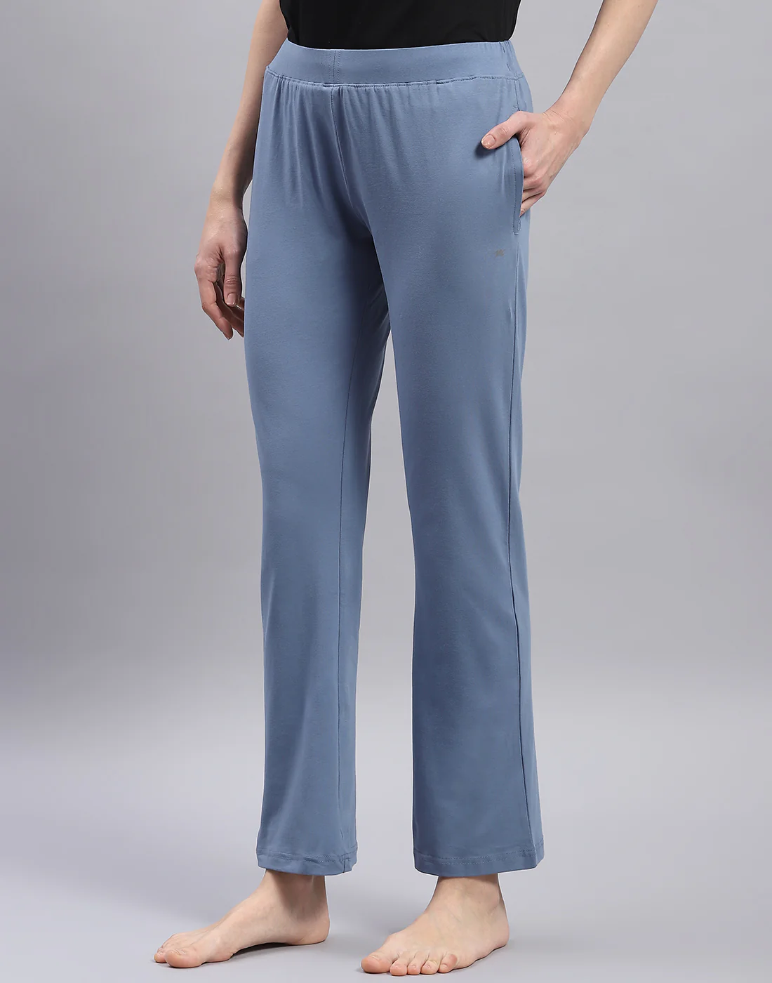 Women Grey Solid Regular Fit Lower