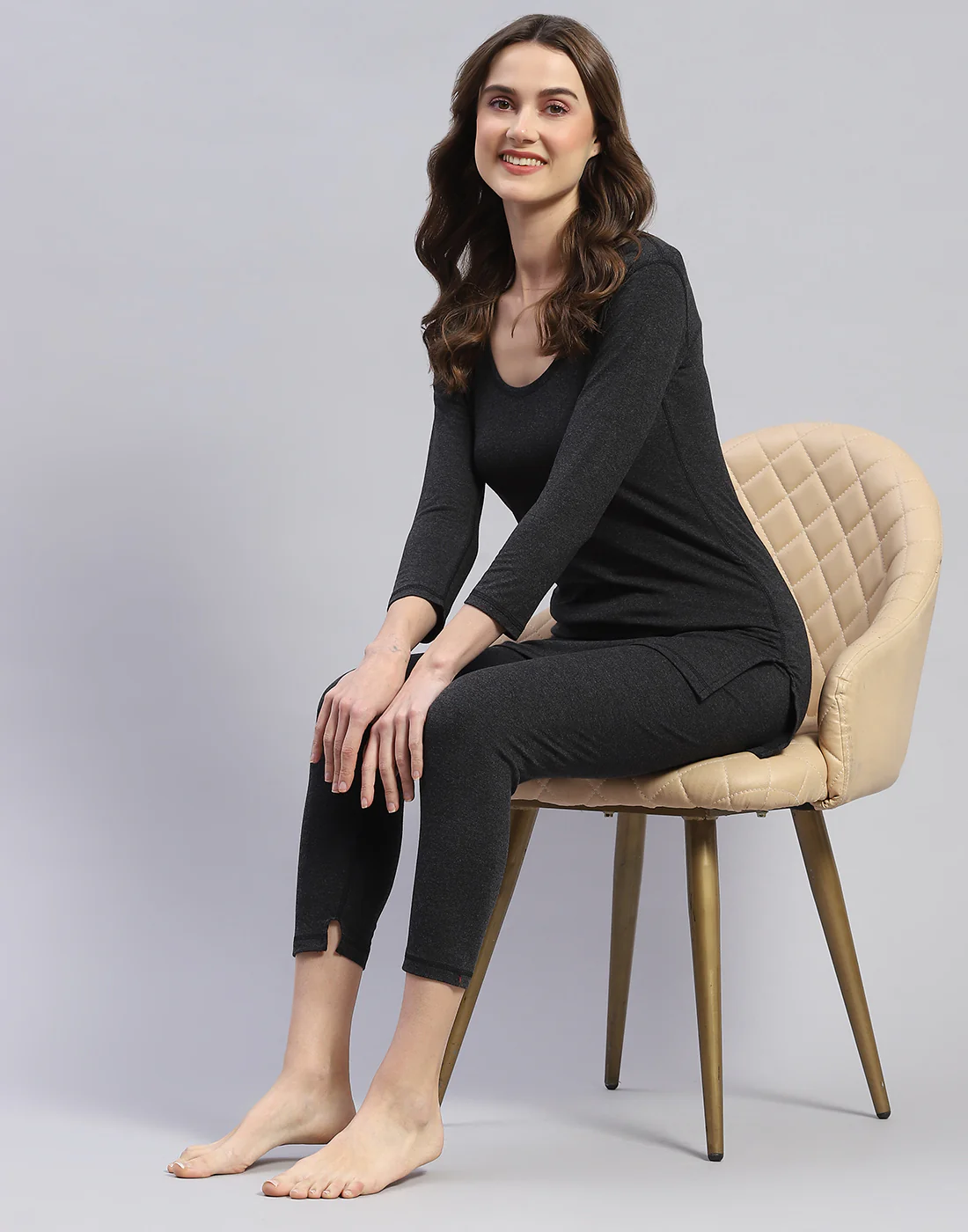 Women Grey Solid Round Neck 3/4 Sleeve Thermal Vest