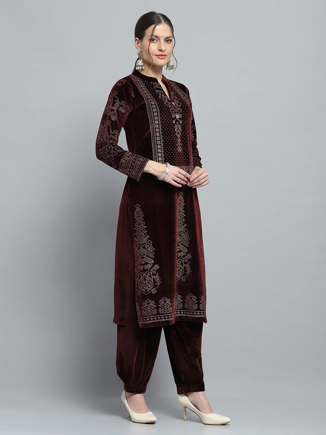 Women Maroon Self Design Round Neck Full Sleeve Kurti Set for Winter - Image 4