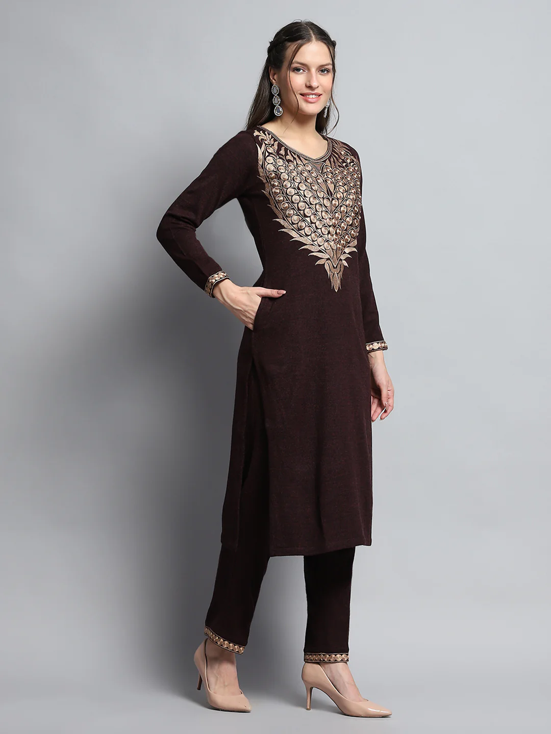 Women Maroon Self Design Round Neck Full Sleeve Kurti Set for Winter - Image 4