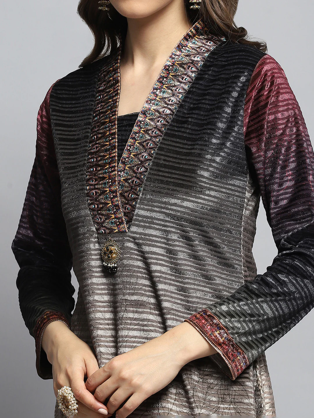 Women Maroon Self Design V Neck Full Sleeve Kurti Set with Bag - Image 6