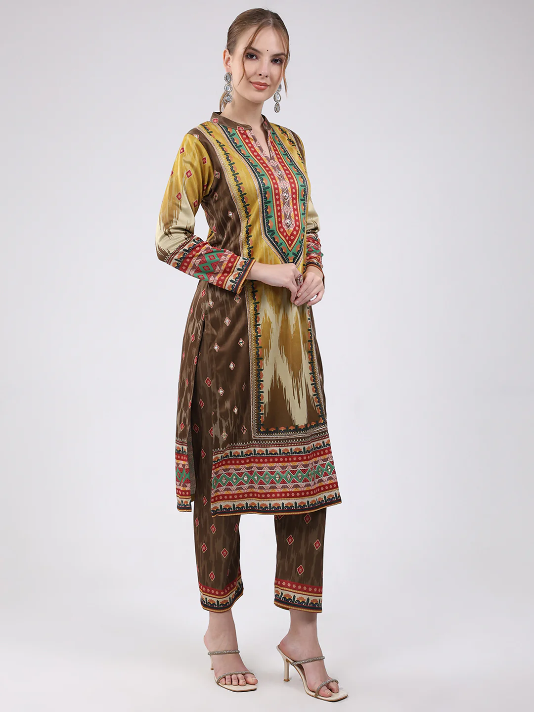 Women Multicolor Printed Round Neck Full Sleeve Kurti Set for Winter - Image 4