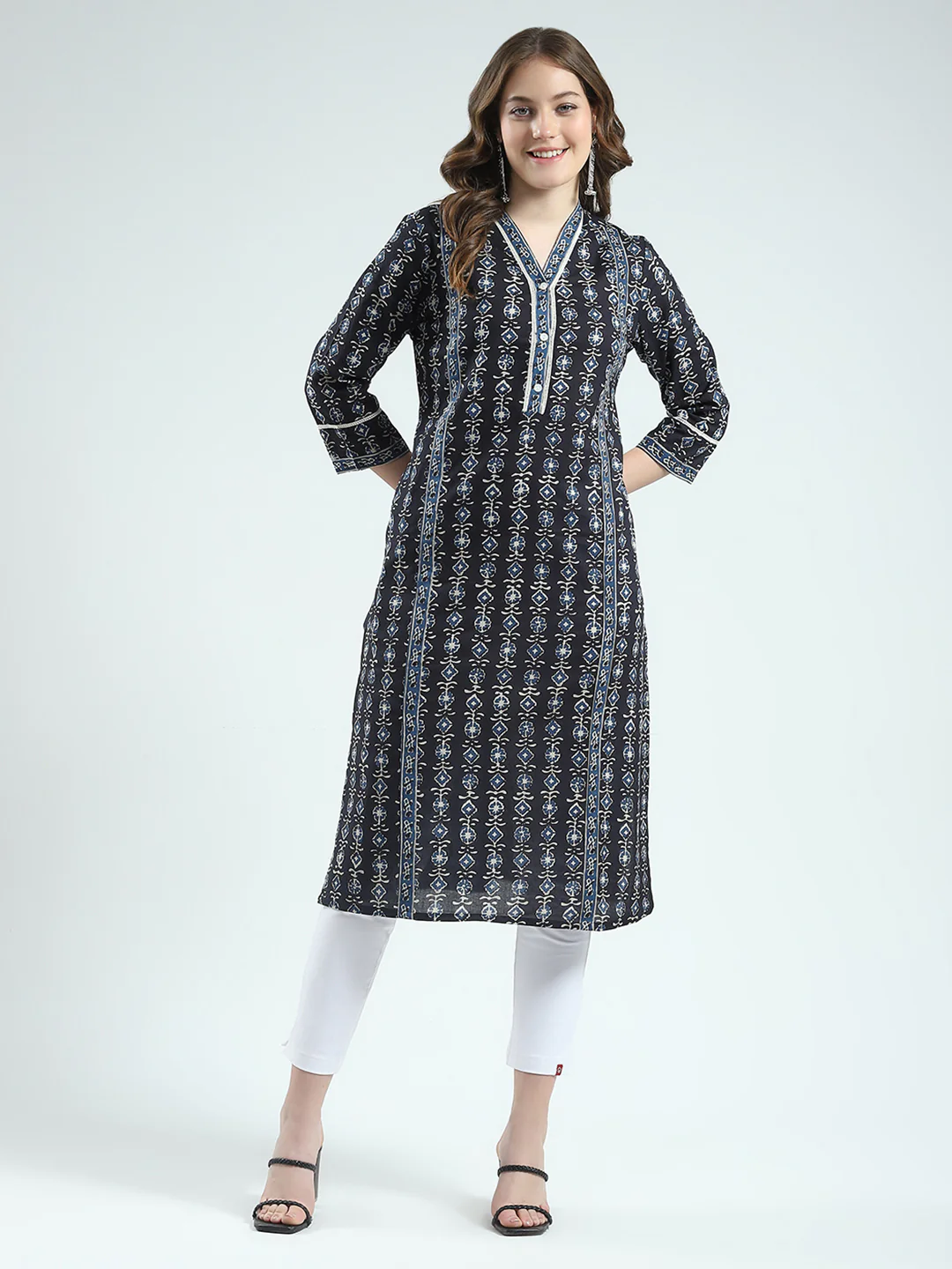 Women Navy Blue Printed V Neck 3/4th Sleeve Kurti