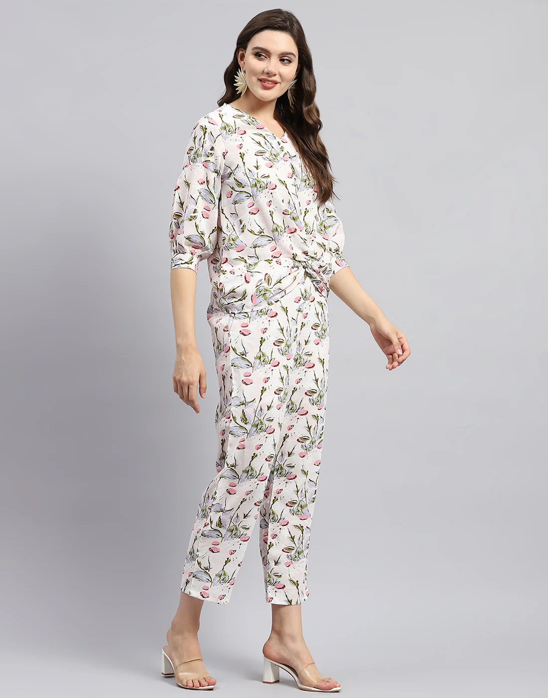 Women White & Pink Floral Print V Neck 3/4 Sleeve Cords Set - Image 5