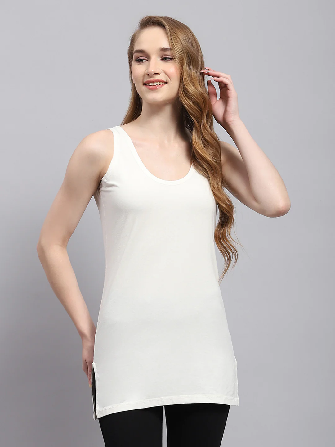 Women White Solid Round Neck Sleeveless Thermal Vest